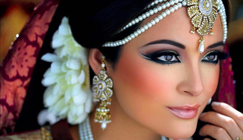 Alma Ruiva: E tem maquiagem mais bonita do que a das indianas?